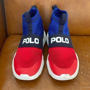 Use tennis shoes for boy